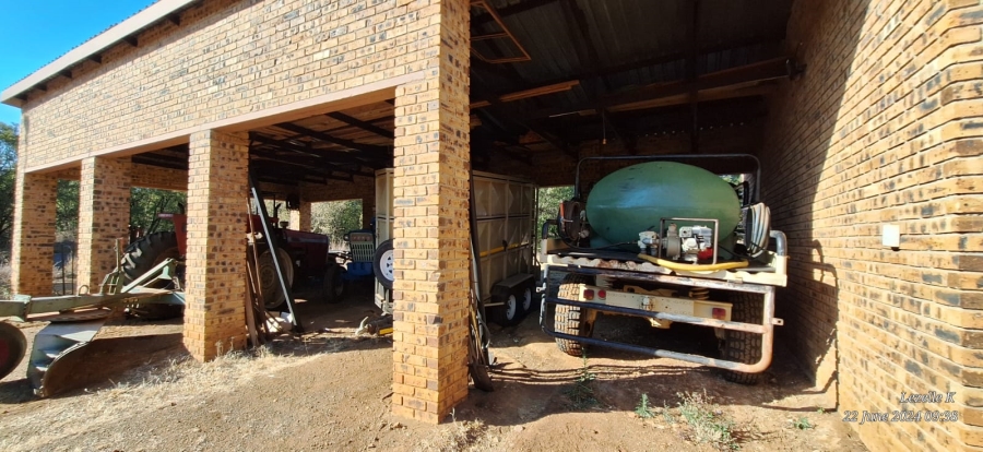 8 Bedroom Property for Sale in Swartruggens North West